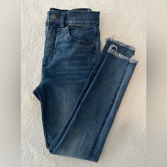 Express Mid Rise Ripped Skinny Jeans - Picture 3 of 6